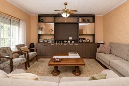 Casa com 3 Quartos para alugar, 290m² no Partenon, Porto Alegre