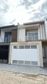 Sobrado com 3 Quartos à venda, 135m² no Centro, Penha