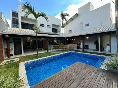 Casa com 3 Quartos à venda, 351m² no Jardim do Lago, Uberaba