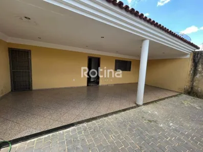 Casa com 3 Quartos à venda, 227m² no Carajás, Uberlândia