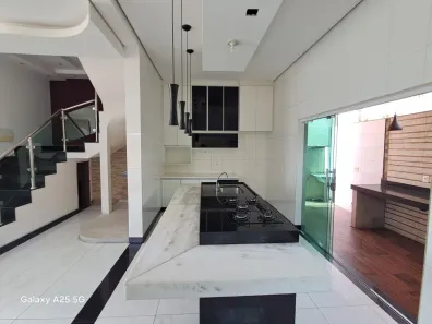 Casa com 3 Quartos à venda, 250m² no Pedra Azul, Contagem