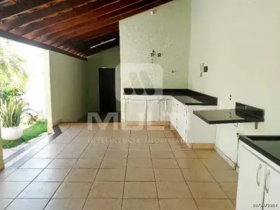 Casa com 4 Quartos à venda, 156m² no Saraiva, Uberlândia