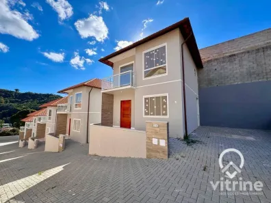 Casa de Condomínio com 2 Quartos à venda, 70m² no Nova Suíça, Nova Friburgo