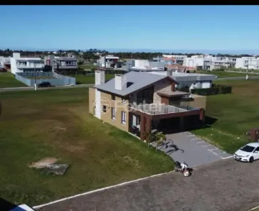 Casa de Condomínio com 3 Quartos à venda, 230m² no Passo de Torres, Passo de Torres