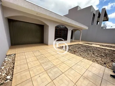 Casa com 3 Quartos à venda, 260m² no Pioneiros Catarinenses, Cascavel