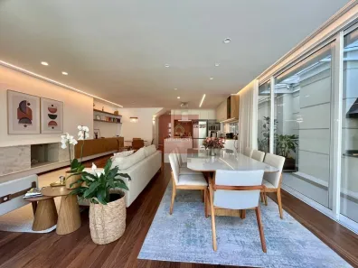Casa de Condomínio com 4 Quartos à venda, 221m² no Santo Amaro, São Paulo