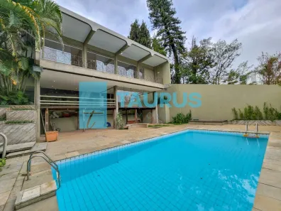Casa de Condomínio com 5 Quartos para venda ou aluguel, 900m² no Paineiras do Morumbi, São Paulo