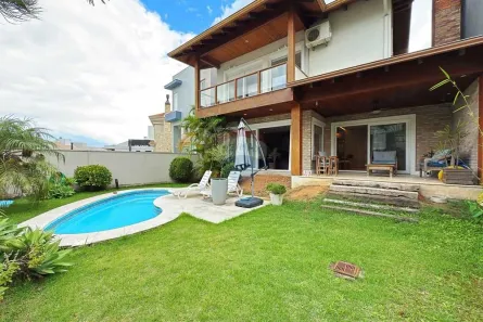 Casa com 3 Quartos à venda, 243m² no Hípica, Porto Alegre
