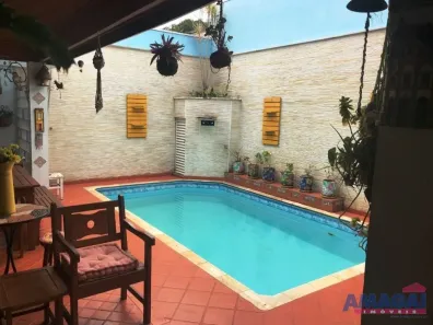 Sobrado com 4 Quartos à venda, 351m² no Jardim Terras de São João, Jacareí