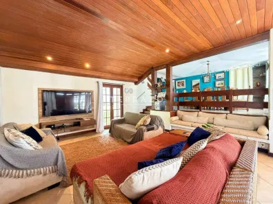 Casa de Condomínio com 6 Quartos à venda, 257m² no Colônia Alpina, Teresópolis