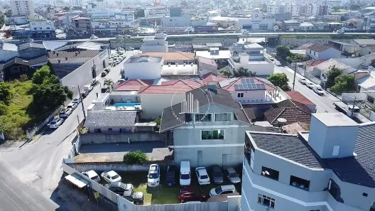 Lote/Terreno à venda, 673m² no Jardim Santiago, São José