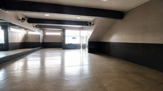 Prédio Comercial para alugar, 150m² no Água Funda, São Paulo