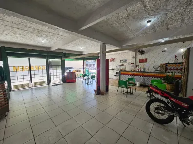 Ponto Comercial com 3 Quartos à venda, 400m² no Setor Campinas, Goiânia