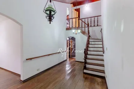Sobrado com 7 Quartos para venda ou aluguel, 300m² no Parque Continental, São Paulo
