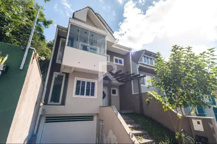 Casa com 3 Quartos à venda, 196m² no Cidade Industrial, Curitiba