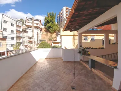 Casa com 4 Quartos à venda, 180m² no São Mateus, Juiz de Fora