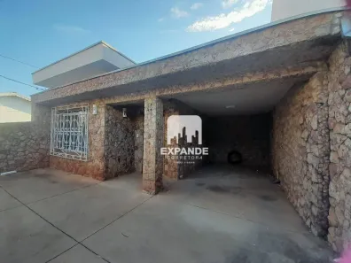 Casa com 3 Quartos à venda, 248m² no Jardim Dona Nicota de Barros, Botucatu