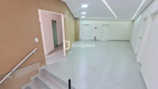 Sala Comercial para alugar, 251m² no Vila Rezende, Piracicaba