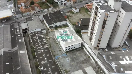 Imóvel Comercial para alugar, 2346m² no Centenário, Campina Grande