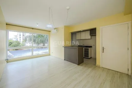 Apartamento com 3 Quartos para alugar, 80m² no Passo da Areia, Porto Alegre
