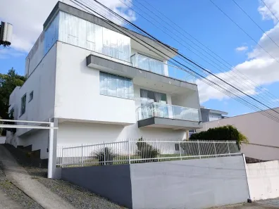 Casa com 4 Quartos à venda, 250m² no Primeiro de Maio, Brusque