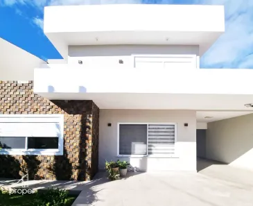 Sobrado com 3 Quartos para venda ou aluguel, 250m² no Três Vendas, Pelotas