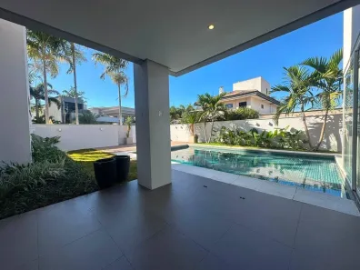 Casa de Condomínio com 5 Quartos para alugar, 580m² no Residencial Green Park, Rio Verde