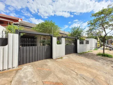 Casa com 4 Quartos para alugar, 362m² no Zona 04, Maringá