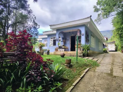 Casa com 3 Quartos à venda, 271m² no Cascatinha, Nova Friburgo