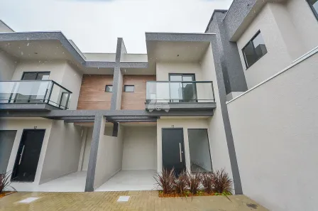 Sobrado com 3 Quartos à venda, 111m² no Pinheirinho, Curitiba