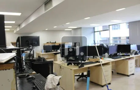 Sala Comercial para venda ou aluguel, 275m² no Centro, São Paulo