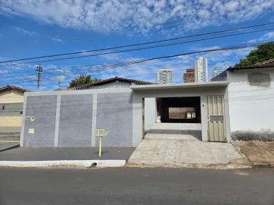 Casa com 3 Quartos para alugar, 250m² no Água Branca, Goiânia