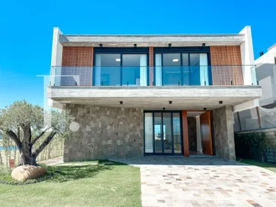 Sobrado com 5 Quartos à venda, 370m² no XANGRI-LÁ, Xangri-lá