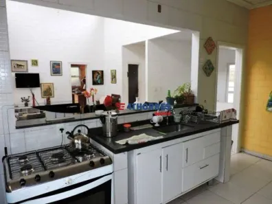 Casa de Condomínio com 4 Quartos à venda, 205m² no Jardim Indaiá, Embu das Artes