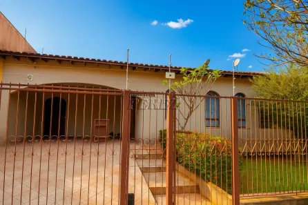 Casa com 3 Quartos à venda, 220m² no Jardim Alvorada, Londrina