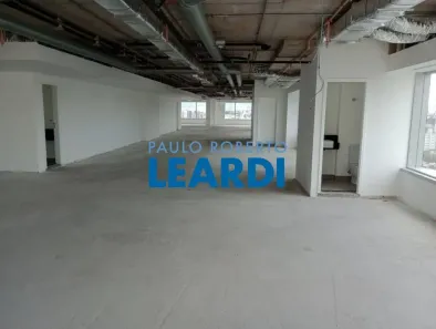 Ponto Comercial com 1 Quarto para alugar, 900m² no Ponte Pequena, São Paulo