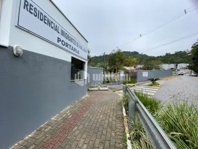 Apartamento com 2 Quartos para alugar, 45m² no Cedrinho, Brusque