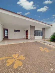 Casa com 3 Quartos para alugar, 180m² no Vila Souto, Bauru