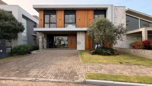 Casa de Condomínio com 4 Quartos à venda, 222m² no XANGRI-LÁ, Xangri-lá