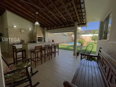 Casa com 4 Quartos à venda, 340m² no Zona 04, Maringá