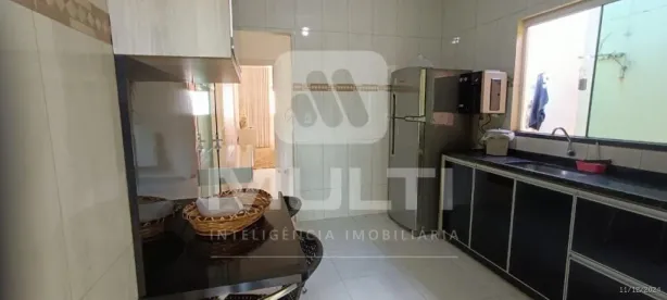 Casa com 3 Quartos à venda, 199m² no Jardim Holanda, Uberlândia