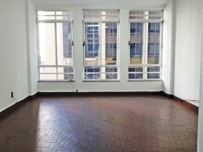 Sala Comercial para alugar, 131m² no Sé, São Paulo