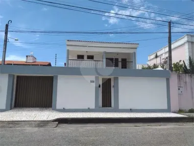 Casa com 3 Quartos à venda, 228m² no Cocó, Fortaleza