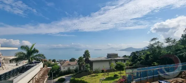 Casa de Condomínio com 3 Quartos à venda, 323m² no Cacupé, Florianópolis