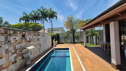 Sobrado com 3 Quartos à venda, 397m² no Jardins Madri, Goiânia