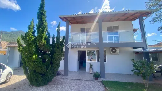 Casa com 3 Quartos à venda, 200m² no Praia de Fora, Palhoça