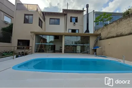 Casa com 3 Quartos à venda, 318m² no Jardim do Salso, Porto Alegre