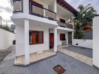 Casa com 5 Quartos à venda, 335m² no Mata da Praia, Vitória