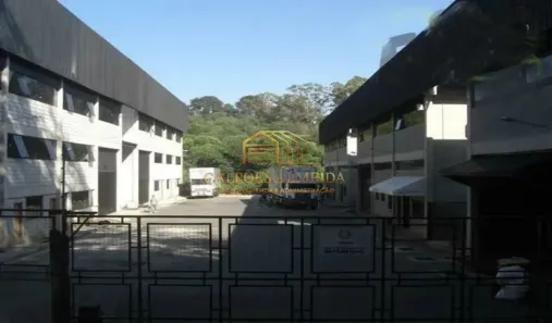 Galpão/Depósito/Armazém para alugar, 900m² no Jardim da Glória, Cotia