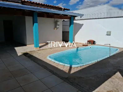 Casa com 3 Quartos à venda, 170m² no Laranjeiras, Uberlândia